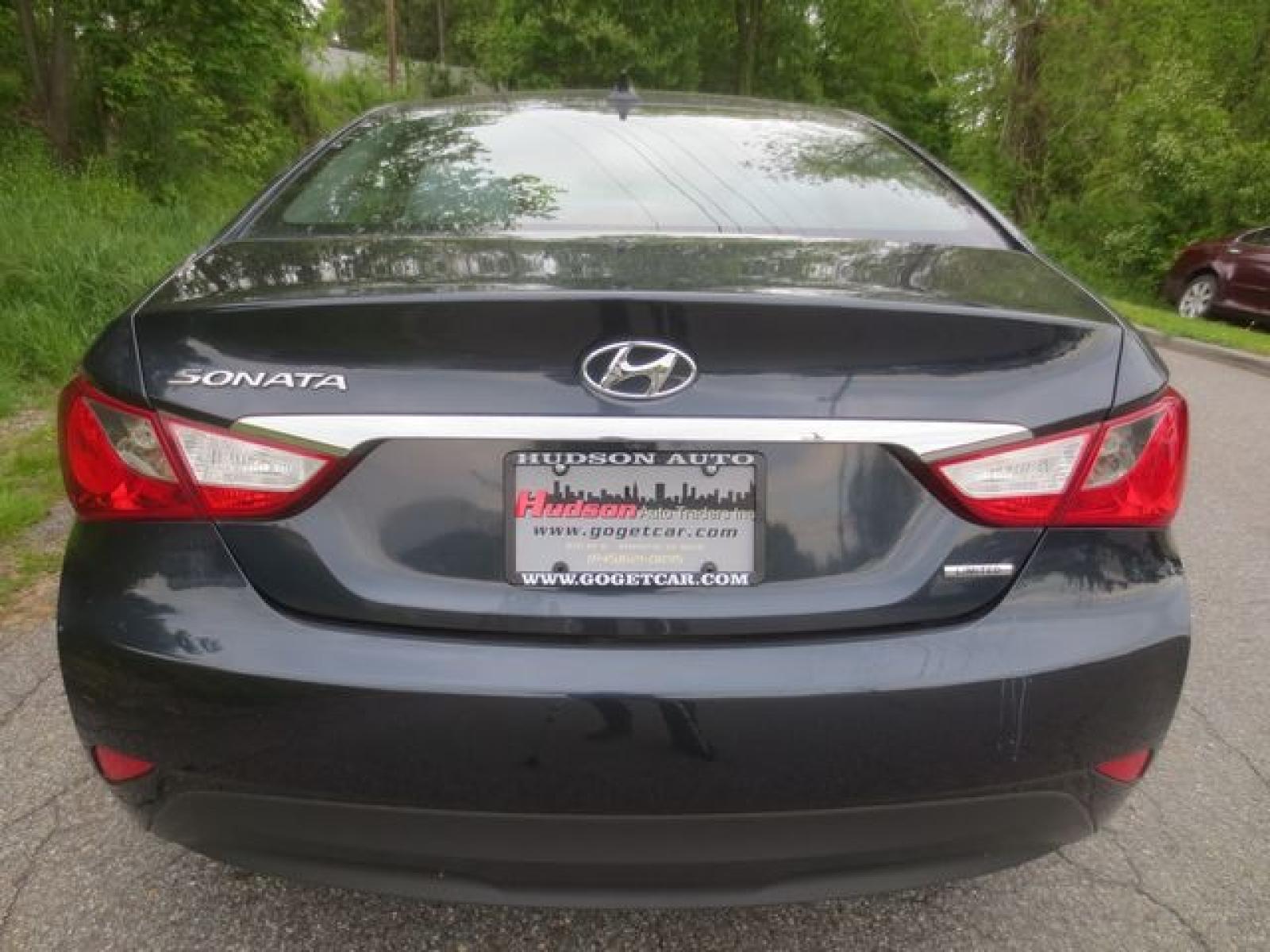 2014 Blue /Gray Hyundai Sonata GLS (5NPEB4AC5EH) with an 2.4L L4 DOHC 16V engine, 6-Speed Automatic transmission, located at 270 US Route 6, Mahopac, NY, 10541, (845) 621-0895, 41.349022, -73.755280 - Photo #5